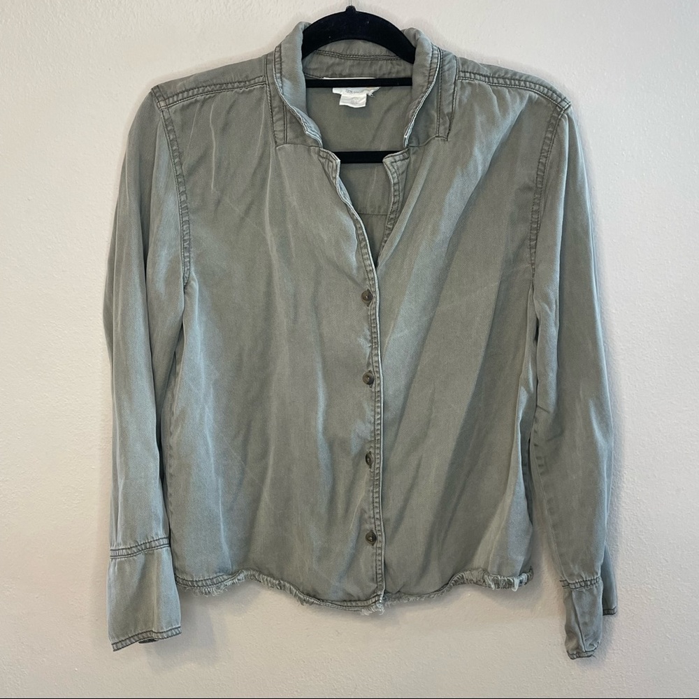 C&C California light olive Green Shacket w/ Raw Hem - Size small